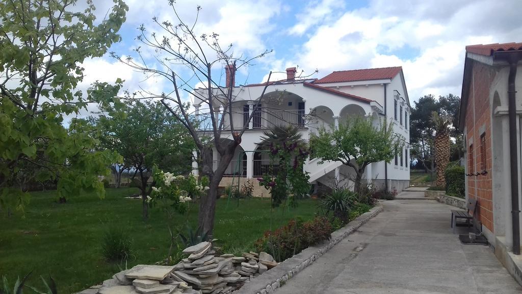 Apartments Pavlovic Ninski Stanovi Exterior photo